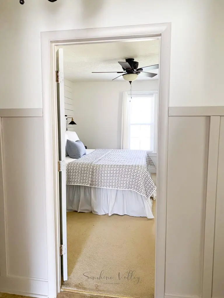 minimal farmhouse bedroom 