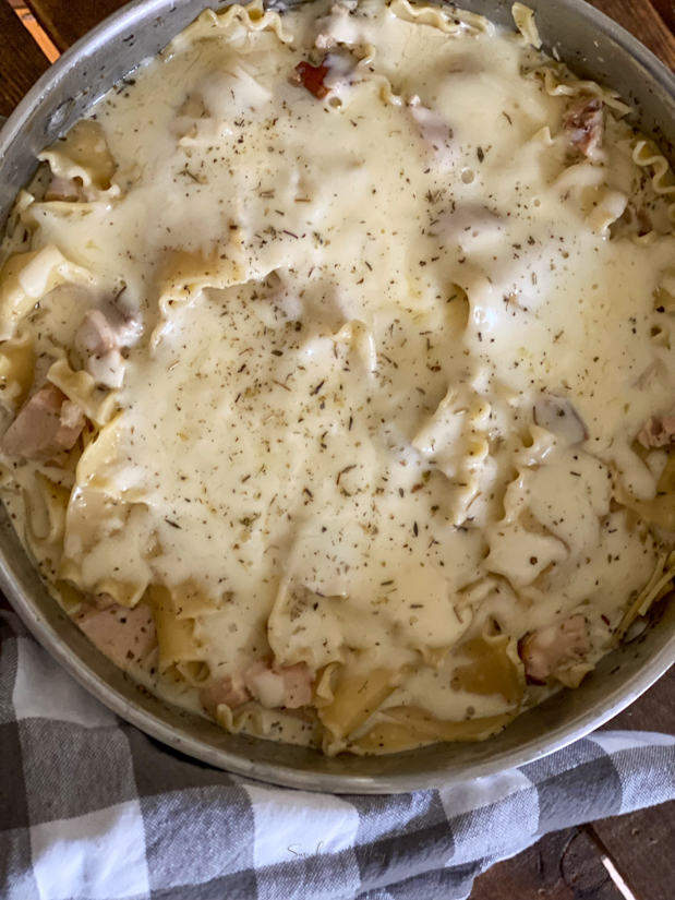 How to Make Creamy White Chicken Lasagna Skillet